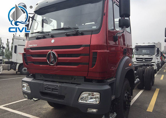 Το νέο φορτηγό Chasssis φορτίου Beiben 6x6 6x4 με την καλή ποιότητα και το κόκκινο χρώμα 380hp τιμών διαμορφώνουν 2638 2642